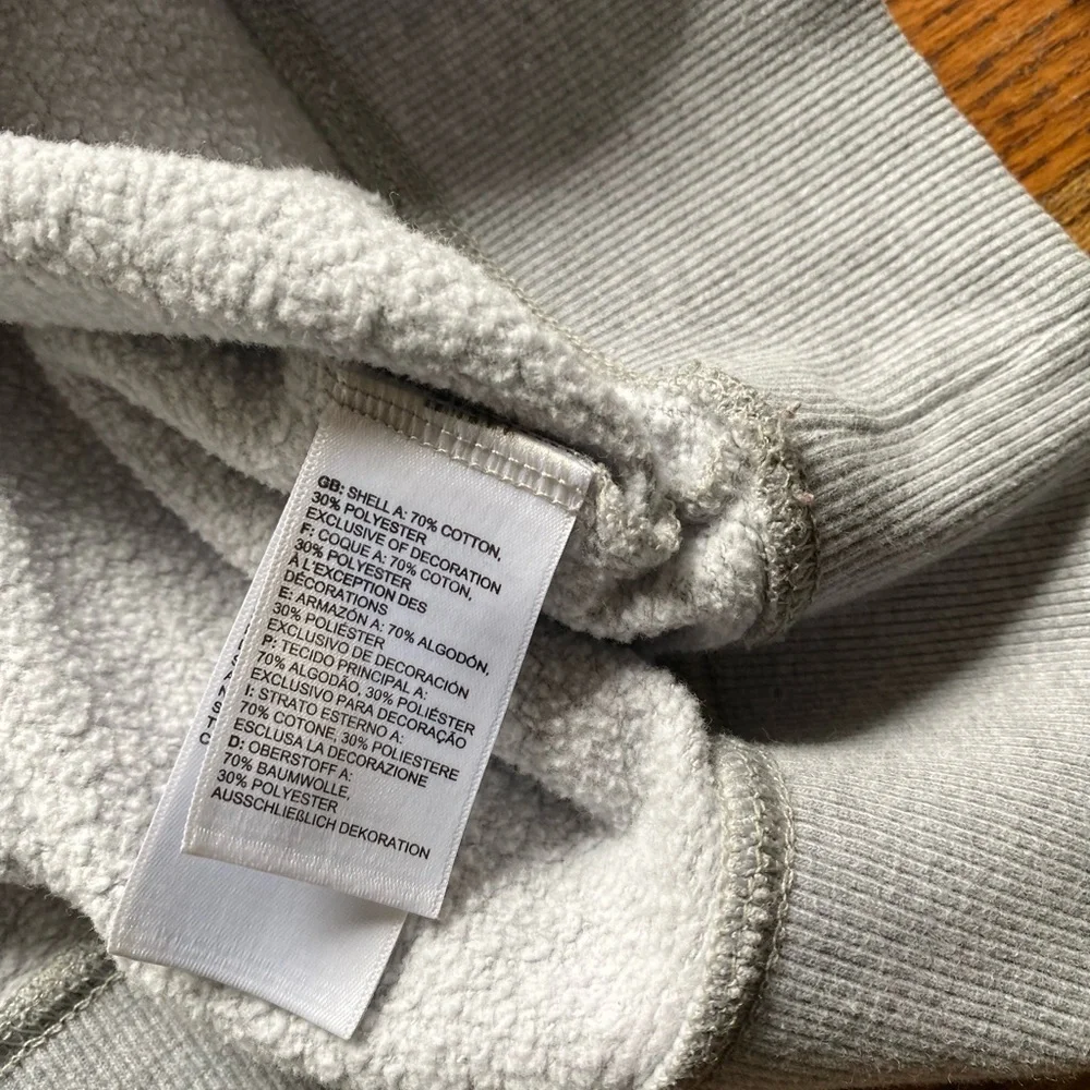 The North Face Women’s Gray Logo Crewneck Sweatshirt Medium FA20 - Picture 7 of 10